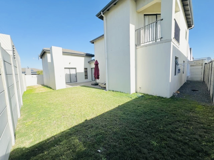 4 Bedroom Property for Sale in Parklands North Western Cape